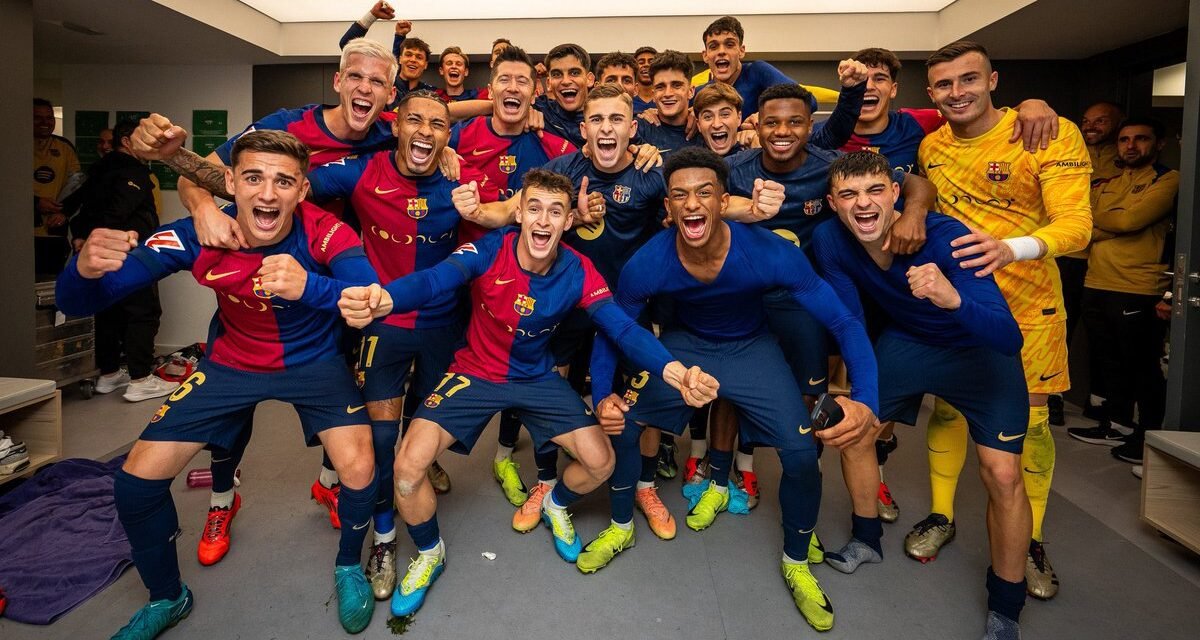 @FabrizioRomano: 🔵🔴📸 Barça celebrating at the Bernabéu.