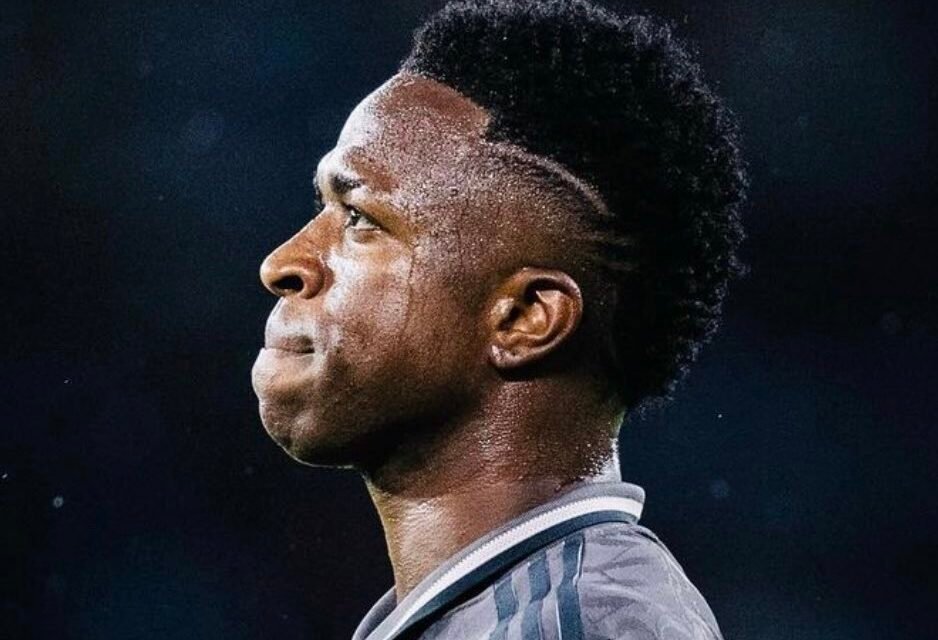 @FabrizioRomano: 🚨⚠️ Not even one representative of Real Madrid is expected to travel to Paris tonight. This is club’s decision after Vinicius Jr was made aware that he will not win the Ballon d’Or, as @FabriceHawkins said.