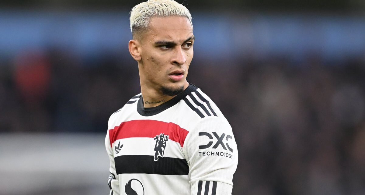@FabrizioRomano: 🔴🇧🇷 Ten Hag on Antony: “It’s really unlucky for him to get injured now”. “I feel real compassion for him, when he worked so hard in training”. “His training performances are that good that he deserved to come on. When you have to come off so quickly, that is sad to see”.
