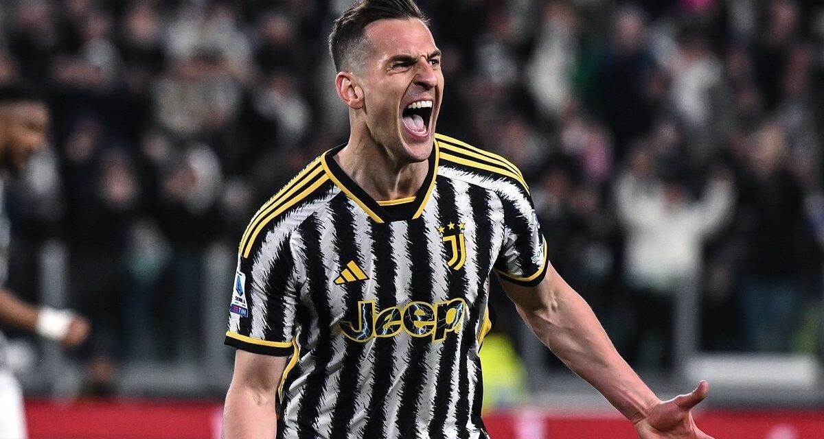 Milik Juve, anche l’attaccante polacco celebra il compleanno del club bianconero. Festeggia così sui social